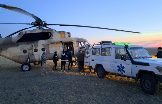 Түймэрт шатсан П.Наранболд: Ах бид хоёр гэрийнхнийгээ замын унаанд суулгаад эргээд харахад л гал гэрийг минь хөмрөөд авсан. Өөрсдөө түлэгдэж, гэр, мал минь шатсан ч амьд үлдсэн учраас болгоно гэж бодож байна