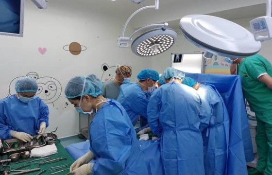 ГССҮТ-ӨӨС БНСУ-ЫН ЭМЧ НАРТАЙ ХАМТРАН ТУЛГУУР ЭРХТЭНИЙ СОГОГТОЙ ТАВАН ХҮҮХДЭД МЭС ЗАСАЛ ХИЙЛЭЭ