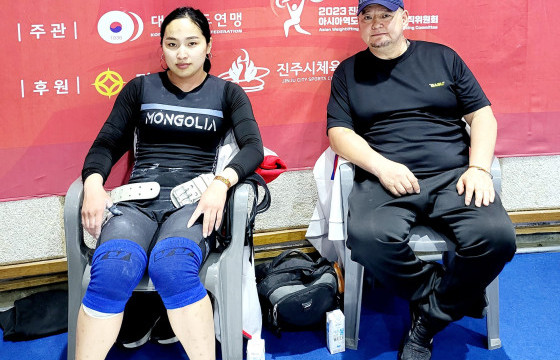 Э.Энхтамир Азийн аваргад  206 кг-ыг өргөж олимпын оноо цуглуулж чаджээ