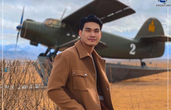 С.ХОНГОРХҮҮ: Сансрын нисгэгч болохыг мөрөөдөж, нисгэгчтэй кино үзсээр байгаад кино урлагт татагдсан даа