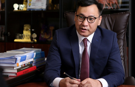 Б.ГАНХУЯГИЙН  ЦАГДАН ХОРИХ ХУГАЦААГ ДАХИН НЭГ САР СУНГАЖЭЭ