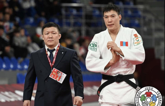 Б.Эрдэнэбаяр тэмцээнээ өндөрлүүлэв