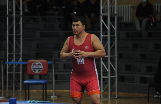 ДАРХАН АВАРГА А.СҮХБАТ: ЧӨЛӨӨТ БӨХИЙН ТЭМЦЭЭНД 23 ЖИЛИЙН ДАРАА ОРОЛЦСОН Ч ҮНДСЭН МЭХЭЭ Л ДАВТДАГ ЮМ БАЙНА