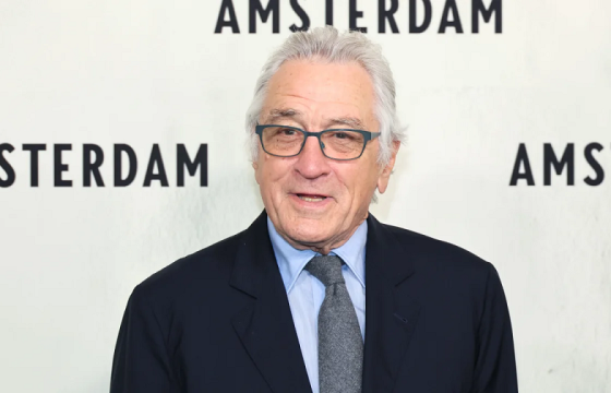 “Загалмайлсан эцэг”-ийн Роберт Де Ниро 79 насандаа долоо дахь хүүхдээ өлгийджээ