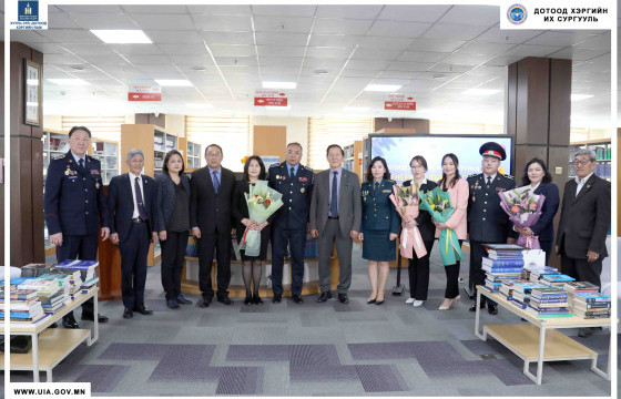 Монгол цэргийн нэгдсэн холбооны дэргэдэх “Генералуудын гэргий” клубээс 260 гаруй ном хандивлалаа