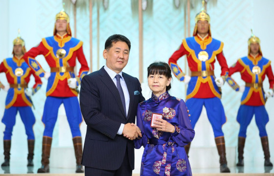 Сувилагчдад төрийн дээд шагнал, одон, медаль гардуулав