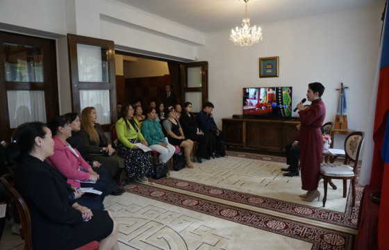 Бүгд Найрамдах Чех Улсад оршин сууж буй монгол иргэдийн төлөөлөлтэй уулзав