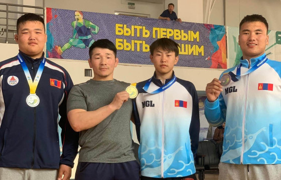 Хөвсгөлийн тамирчид Кижингагаас медаль хүртжээ