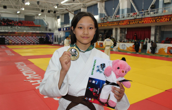 “Жүдо академи”-ийн хүүхдүүд Эрдэнэтээс 11 медальтай иржээ