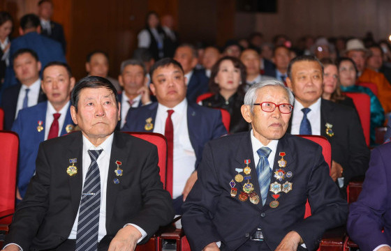 МОНГОЛ УЛСЫН ЕРӨНХИЙЛӨГЧ ЭРЧИМ ХҮЧНИЙ САЛБАРЫН АЖИЛЧДЫГ ШАГНАЖ БАЙНА