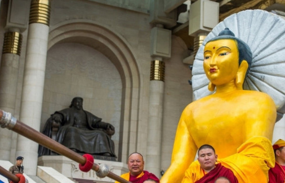 Бурхан багшийн их дүйчин өдөр ням гарагт тохиож байна