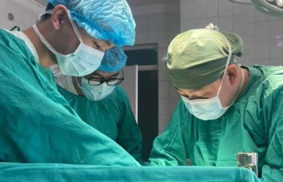 Хөвсгөлийн эмч нар хавдрын мэс заслыг амжилттай хийжээ