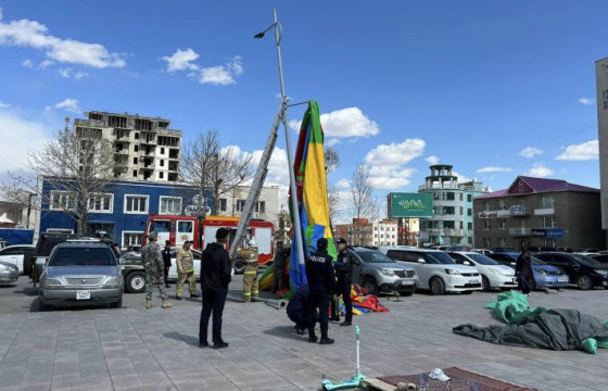 Хийлдэг тоглоом салхинд хийссэний улмаас 12 хүүхэд бэртэж, хоёр хүүхэд ухаангүй байна