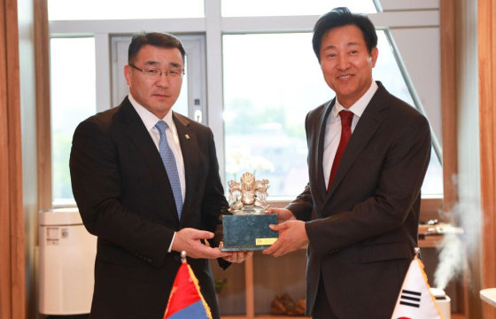 ХОТЫН ДАРГА Д.СУМЪЯАБАЗАРЫН СӨҮЛЭЭС АВЧИРСАН АЙЛЧЛАЛЫН БОГЦООС...