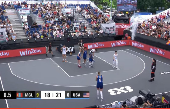 Америкийн багийг “Айлгаж”  чадлаа монгол охид