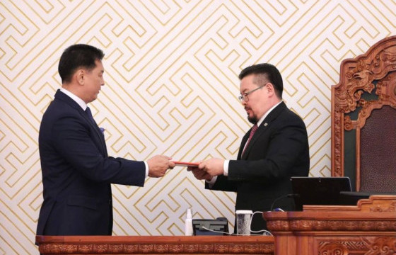 Үндсэн хуулийн нэмэлт, өөрчлөлтийг Ерөнхийлөгчид өргөн барина