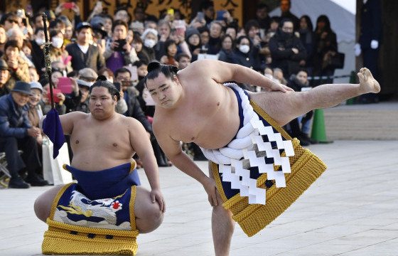 Какирюү аварга сүүлийн барилдаанаа хүүтэйгээ хийнэ