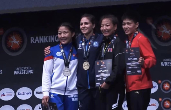 П.Орхон, Э.Дэлгэрмаа, С.Цэрэнчимэд нар медаль хүртлээ