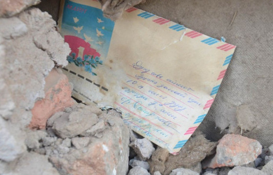 Цэргийн гал зуух засварлах явцад захидал олж, 37 жилийн дараа эзэнд нь хүргэжээ