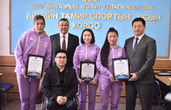 Тусгай олимпын тамирчид батламжаа авлаа