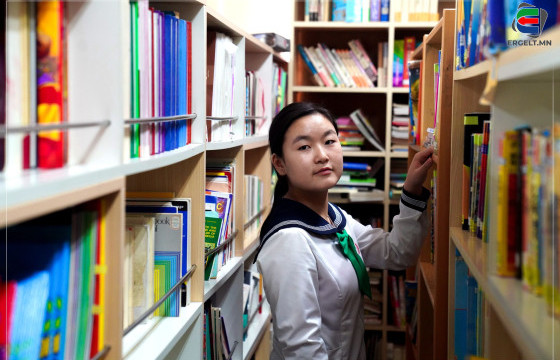 Торонтогийн их сургуулийн 100 хувийн тэтгэлэгт шалгарсан Монголын анхны сурагч Б.ЭНХЖИН: “Охиныхоо сургалтын төлбөрийг яаж төлнө дөө” гэж бодож байсан аав, ээж минь охиноороо бахархаж, баярлаж байгаа нь сайхан байна