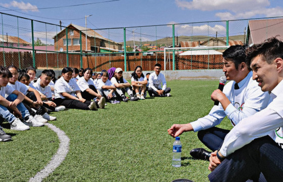 Д.Отгондалай, Б.Чинзориг нар 79 дүгээр сургуулийн сурагчидтай уулзалт хийв