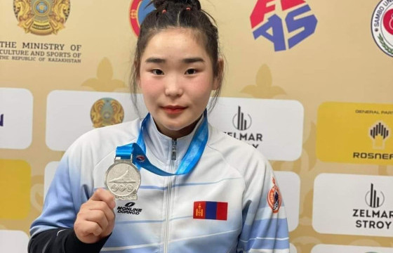 Э.Батзул Азийн аваргаас мөнгөн медаль хүртжээ