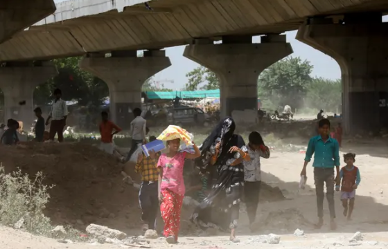 Энэтхэгт хэт халалтын улмаас 100 орчим хүн нас баржээ