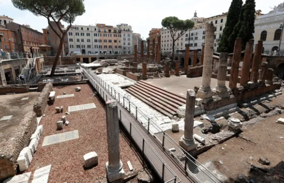 Юлий Цезарийн амиа алдсан талбайг олон нийтэд нээлттэй болжээ