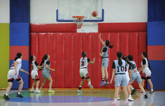 Хүүхдийн наадмын сагсан бөмбөгийн тэмцээн эхлэв