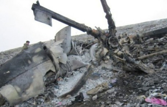 2001 ОНЫ ОНГОЦНЫ ОСЛООС АМЬД ГАРСАН З.БАТТӨМӨР: Онгоц яг дэлбэрэх гэж байхад би гарч амжсан. Харин гишүүн Ш.Отгонбилэг, зурагчин Ц.Батзориг тэргүүтэй хүмүүс гарч чадалгүй амиа алдсан даа, хөөрхий