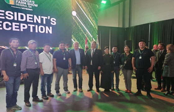 Монголын төлөөлөгчид Канадын газар тариалангийн үзэсгэлэнд оролцож байна