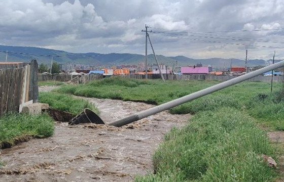 Гучин мянга орчим хэрэглэгчийн цахилгааныг таслаад байна