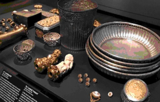 Нидерланд Улс колоничлож байсан орнуудынхаа түүхэн дурсгалыг эргүүлэн өгөхөөр болжээ