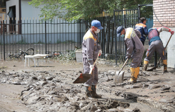 Хөрсний усны нэвчилтгүй байрнуудын лаг, шаврыг цэвэрлэж дуусгана