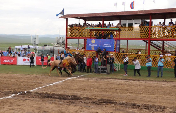 Шадар сайд С.Амарсайхан Хурдан морины салбар хороонд хар үрээг түрүүлсэнд тооцох үүрэг өглөө
