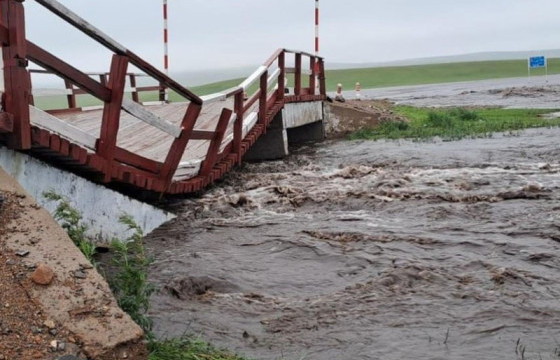 ӨВӨРХАНГАЙ: Аялал жуулчлалын бүс нутгаар хүчтэй аадар бороо орж, үерийн аюултай нөхцөл үүссэн байна
