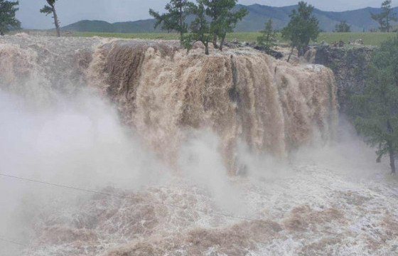 Голуудын усны түвшин өмнөх өдрөөс 10-163 см-ээр эрс нэмэгдэж аюултай түвшинд хүрээд байна