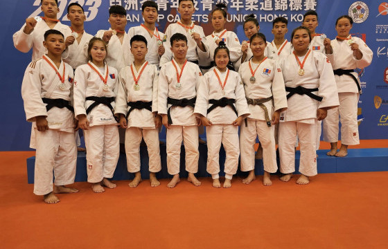 Жүдочин хүүхдүүд Хонконгоос медалийн ургац хураалаа