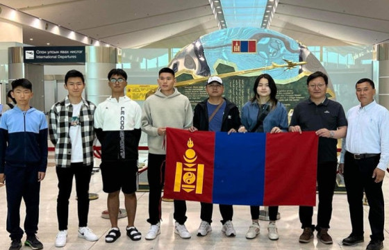 Физикийн олон улсын 53 дугаар олимпиадаас Монгол Улсын баг нэг мөнгө, хоёр хүрэл медаль, нэг тусгай байр хүртлээ