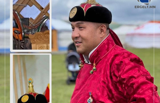 МАНЛАЙ УЯАЧ П.ЭНХМӨНХ: Ааваас минь өвлөсөн эмээл, хазаарыг олж өгсөн хүнд бүрэн тавилгатай хоёр өрөө байр өгнө