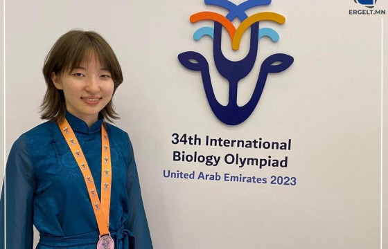 Г.МИШЭЭЛ: Шагнал гардуулах ёслолын дэлгэц дээрээс Монгол Улсынхаа далбааг хараад догдолж, баярласан