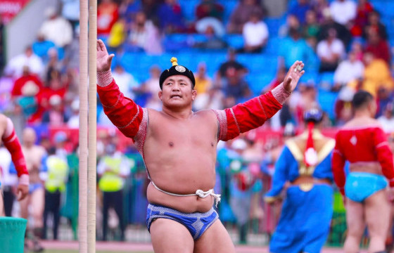 Б.БАТ-ӨЛЗИЙ: “Хаслаа шүү” гэж сандаргадаг эвгүй дүрэм байна лээ 