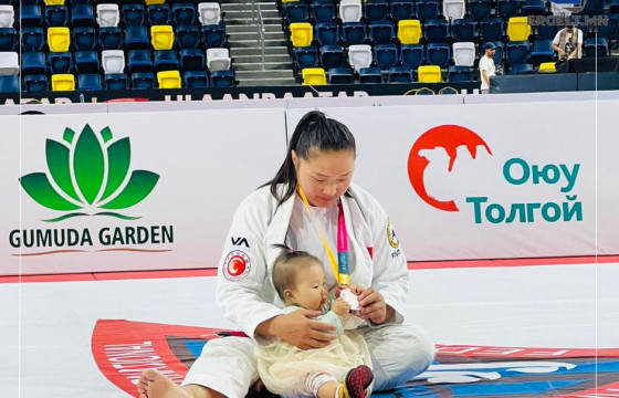 М.СУГАР: ОХИНТОЙГОО ХАМТ ДЭЛХИЙН МЕДАЛЬ ХҮРТЛЭЭ 