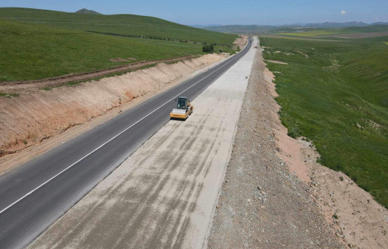 Улаанбаатар-Дархан чиглэлийн 204.11 км авто замыг өргөтгөх, шинэчлэх ажил үргэлжилж байна