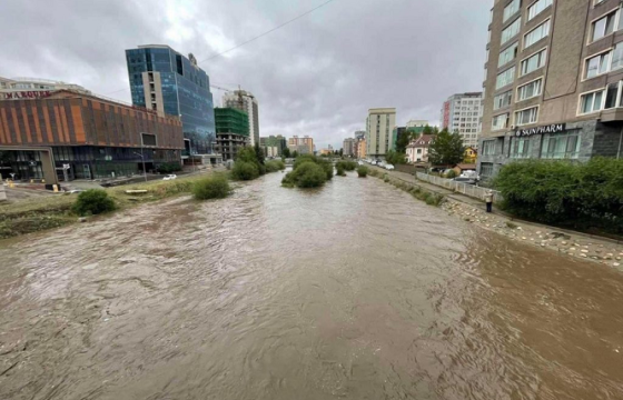 Прокуророос үерийн далан дарж, барилга барих зөвшөөрөл өгсөн албан тушаалтнуудыг шалгаж эхэлжээ