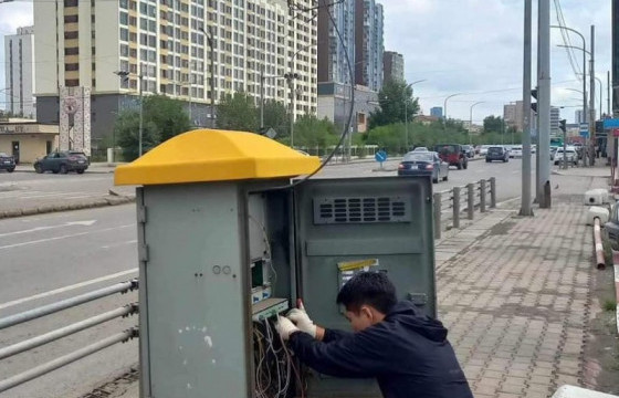 Есөн уулзварын гэрлэн дохионы цахилгааны кабельд гэмтэл гарчээ