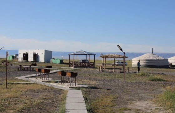 Увс нуурын эрэгт стандартын шаардлага хангасан отоглох цэг ажиллаж байна