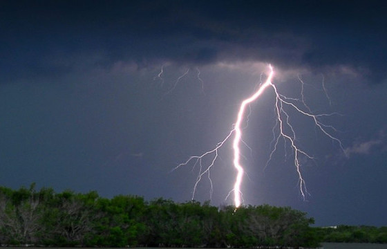 ЦУОШГ: Наймдугаар сарын эхний долоо хоногт ихэнх нутгаар дуу цахилгаантай, аадар бороо орно