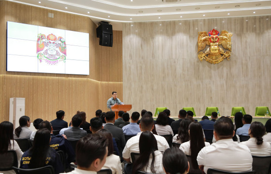 Хотын дарга хот төлөвлөлт, стандартын мэргэжилтнүүдтэй уулзлаа